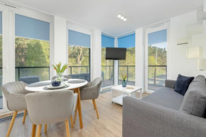 Lighthouse Apartment Close to the Marina by Noclegi Renters